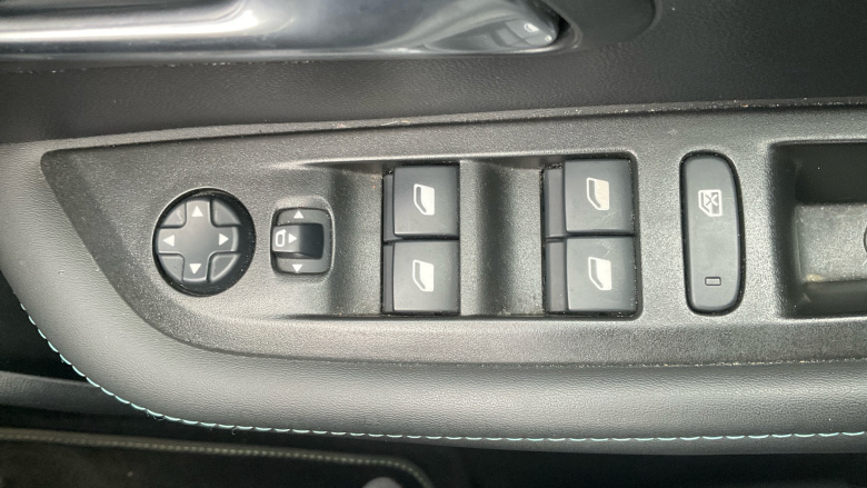 Peugeot 208 1.2 PureTech 100 Allure Premium 5dr EAT8 Petrol Hatchback